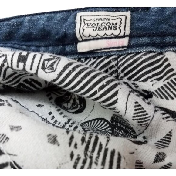 VOLCOM Refashioned Denim Embroidered Flower Patch Jean Mini Skirt - Women's 13 - Picture 6 of 7